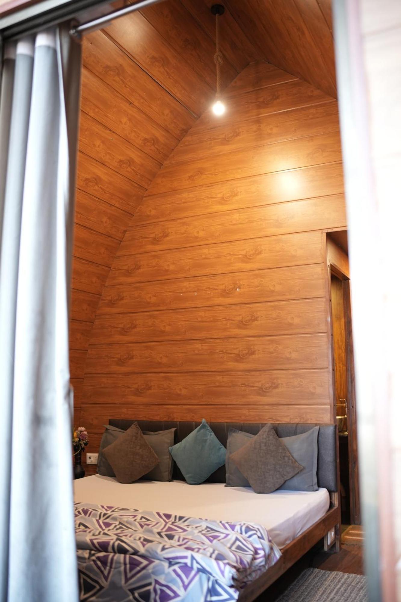 Samadhan Resort And Boating Пюн Екстериор снимка