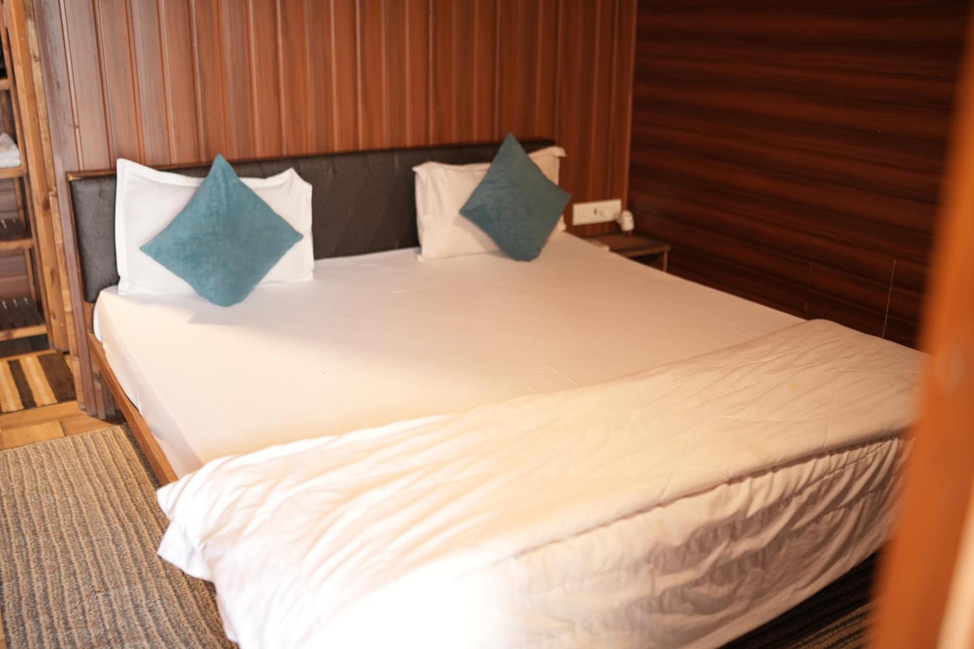 Samadhan Resort And Boating Пюн Екстериор снимка